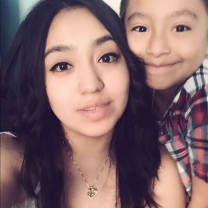 Meet your Posher, Florina